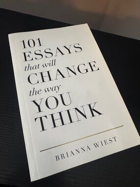 White Paperback — 101 Essays That Will Change the Way You Think